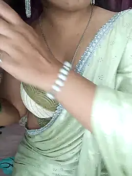 Snapshot of Tanvi-patil chatting on 07-18-26, 04:43 Tanvi-patil online show from 07-18-26, 04:43
