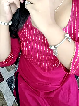 Snapshot of Tanvi-patil chatting on 07-13-26, 07:18 Tanvi-patil online show from 07-13-26, 07:18