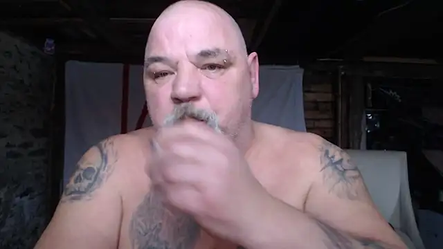 Newfiesausage1972 online show from 02-20-26, 07:38