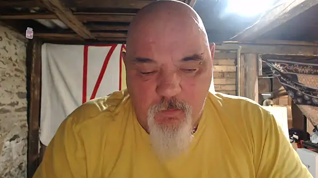 Newfiesausage1972 online show from 02-15-26, 10:58