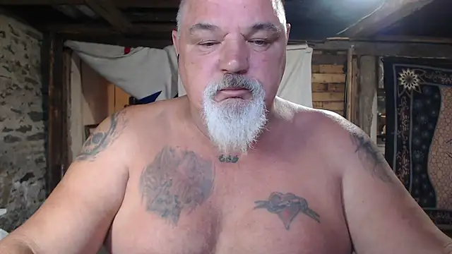Snapshot of Newfiesausage1972 chatting on 07-13-26, 11:20 Newfiesausage1972 online show from 07-13-26, 11:20