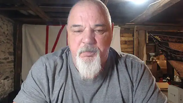 Newfiesausage1972 online show from 03-15-26, 11:17