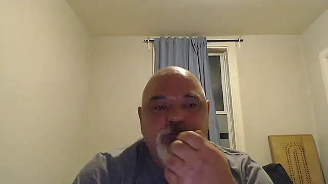 Newfiesausage1972 online show from 09-15-25, 06:36