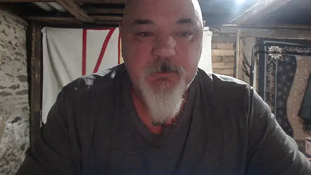 Newfiesausage1972 online show from 01-07-26, 08:52