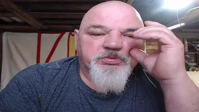 Newfiesausage1972 online show from 02-14-26, 09:04