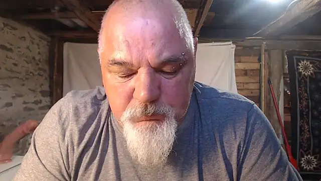 Snapshot of Newfiesausage1972 chatting on 05-21-26, 03:42 Newfiesausage1972 online show from 05-21-26, 03:42