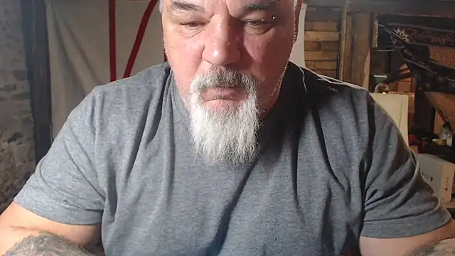 Newfiesausage1972 online show from 02-11-26, 10:26