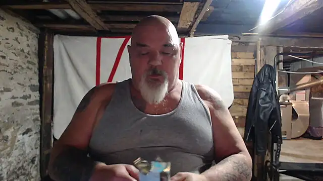 Newfiesausage1972 online show from 11-22-25, 11:25