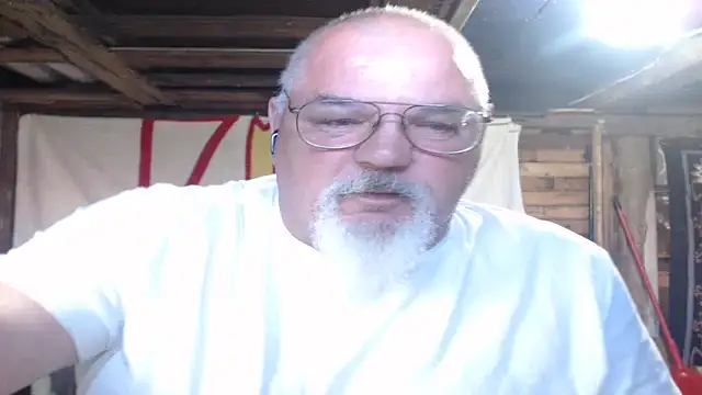 Snapshot of Newfiesausage1972 chatting on 05-28-26, 12:44 Newfiesausage1972 online show from 05-28-26, 12:44