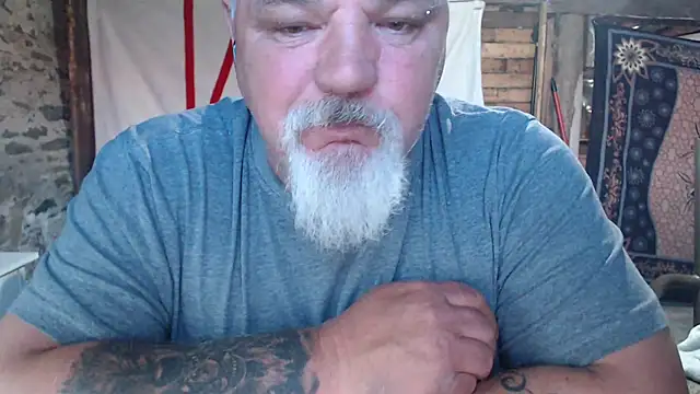 Snapshot of Newfiesausage1972 chatting on 05-20-26, 12:46 Newfiesausage1972 online show from 05-20-26, 12:46