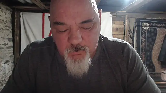 Newfiesausage1972 online show from 01-11-26, 10:44