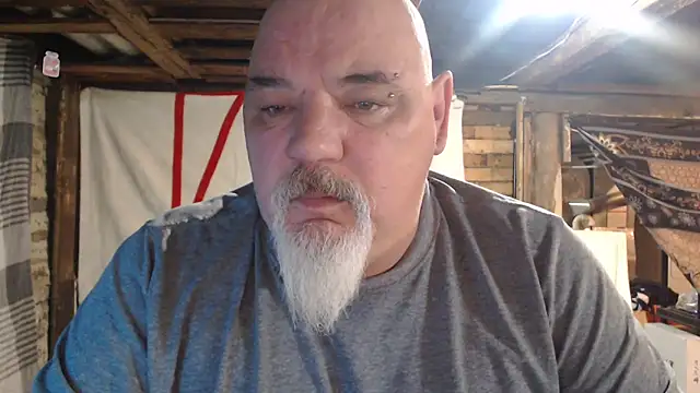 Newfiesausage1972 online show from 02-24-26, 09:32