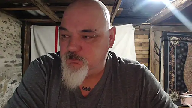 Newfiesausage1972 online show from 01-14-26, 11:14