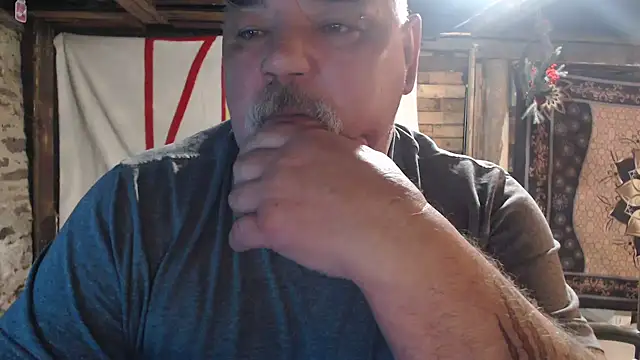 Newfiesausage1972 online show from 02-06-26, 09:27