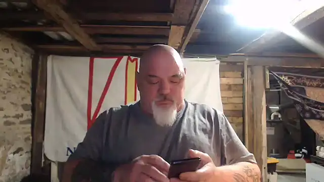 Newfiesausage1972 online show from 03-20-26, 11:33