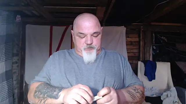 Newfiesausage1972 online show from 02-27-26, 10:31