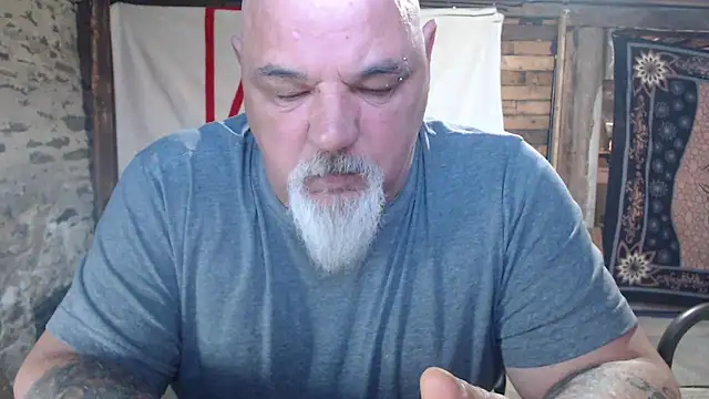 Snapshot of Newfiesausage1972 chatting on 05-01-26, 11:15 Newfiesausage1972 online show from 05-01-26, 11:15