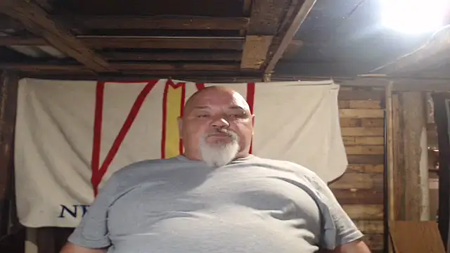 Snapshot of Newfiesausage1972 chatting on 05-31-26, 10:54 Newfiesausage1972 online show from 05-31-26, 10:54