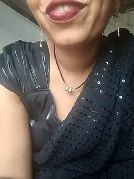 Snapshot of Simaran_bhabhi chatting on 10-11-25, 01:50 Simaran bhabhi online show from 10-11-25, 01:50