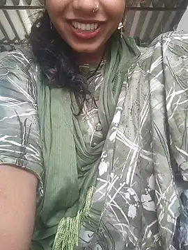 Snapshot of Simaran_bhabhi chatting on 10-02-25, 12:58 Simaran bhabhi online show from 10-02-25, 12:58