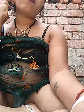 Snapshot of Simaran_bhabhi chatting on 03-16-25, 07:15 Simaran bhabhi online show from 03-16-25, 07:15