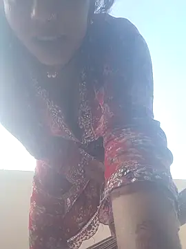Snapshot of Simaran_bhabhi chatting on 10-13-25, 01:40 Simaran bhabhi online show from 10-13-25, 01:40