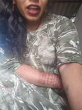 Snapshot of Simaran_bhabhi chatting on 10-14-25, 01:17 Simaran bhabhi online show from 10-14-25, 01:17