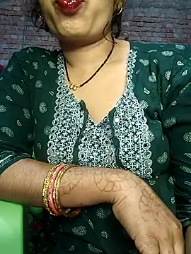 Snapshot of Simaran_bhabhi chatting on 03-04-25, 03:15 Simaran bhabhi online show from 03-04-25, 03:15