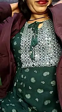Snapshot of Simaran_bhabhi chatting on 02-25-25, 01:53 Simaran bhabhi online show from 02-25-25, 01:53