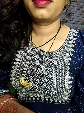 Snapshot of Simaran_bhabhi chatting on 02-26-25, 11:30 Simaran bhabhi online show from 02-26-25, 11:30