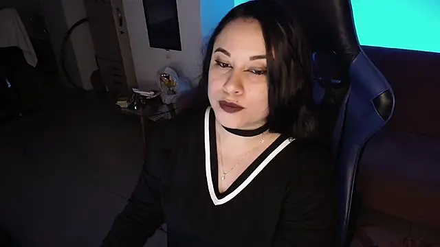 LauraHawkes online show from 11-15-25, 02:04