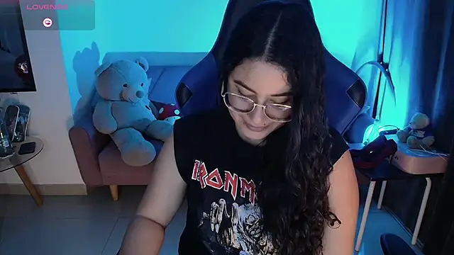 LauraHawkes online show from 03-08-25, 04:34