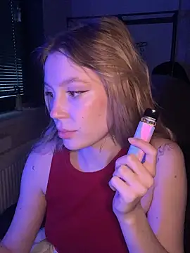 Snapshot of meanexx chatting on 02-17-26, 01:30 meanexx online show from 02-17-26, 01:30