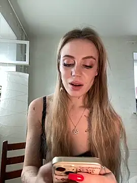 Snapshot of meanexx chatting on 10-31-25, 11:40 meanexx online show from 10-31-25, 11:40