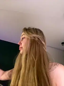 Snapshot of meanexx chatting on 11-28-25, 08:58 meanexx online show from 11-28-25, 08:58