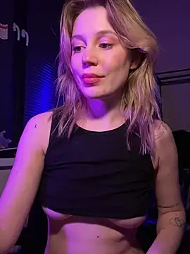 Snapshot of meanexx chatting on 02-04-26, 06:03 meanexx online show from 02-04-26, 06:03