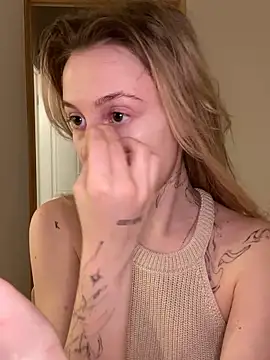 Snapshot of meanexx chatting on 12-20-25, 12:30 meanexx online show from 12-20-25, 12:30