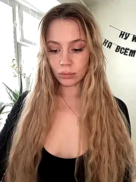 Snapshot of meanexx chatting on 12-15-25, 07:58 meanexx online show from 12-15-25, 07:58