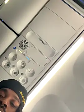 1BeautyN1Beast online show from 10-26-25, 04:18