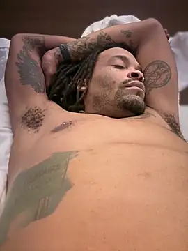 1BeautyN1Beast online show from 12-19-25, 03:43