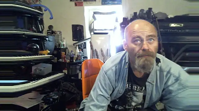 Snapshot of SirGarMack chatting on 12-04-24, 06:00 SirGarMack online show from 12-04-24, 06:00