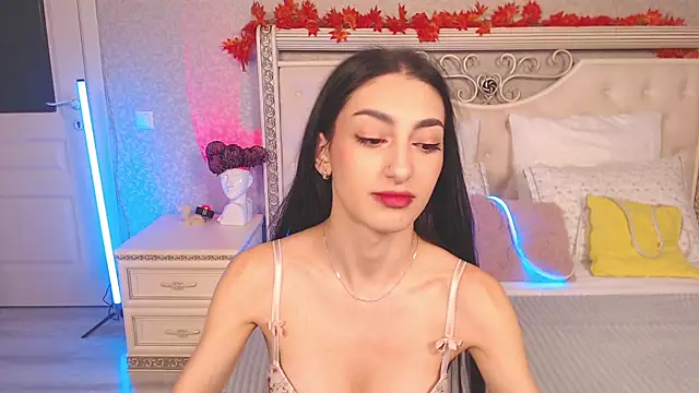 Lina Robbins online show from 11-17-25, 02:04