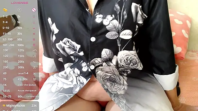 RoseStarr online show from 11-06-25, 06:45