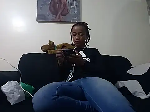 hoely grail01 online show from 11-06-25, 06:12