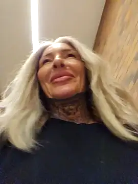 YourMommyBlair online show from 11-11-25, 11:38