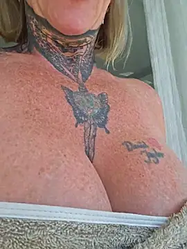 Snapshot of YourMommyBlair chatting on 03-06-25, 10:09 YourMommyBlair online show from 03-06-25, 10:09