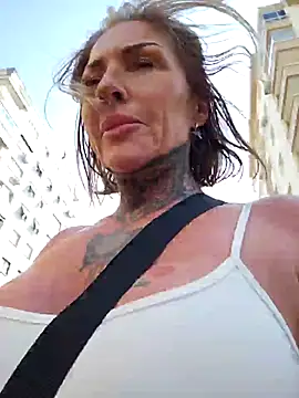 Snapshot of YourMommyBlair chatting on 11-02-25, 10:31 YourMommyBlair online show from 11-02-25, 10:31