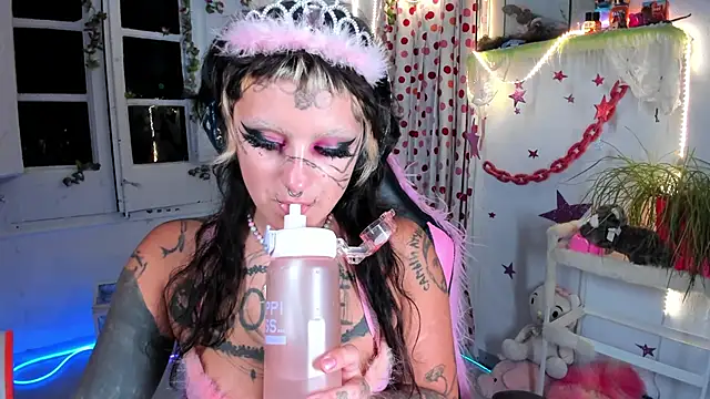 lady sontse  online show from 06-19-26, 08:25