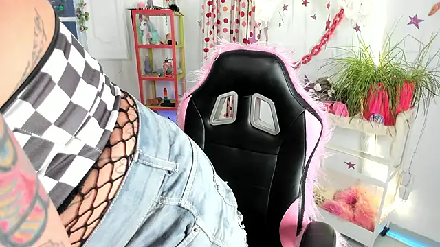 lady sontse  online show from 04-10-26, 06:37