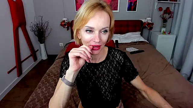 AmandaWesson online show from 11-12-25, 12:15